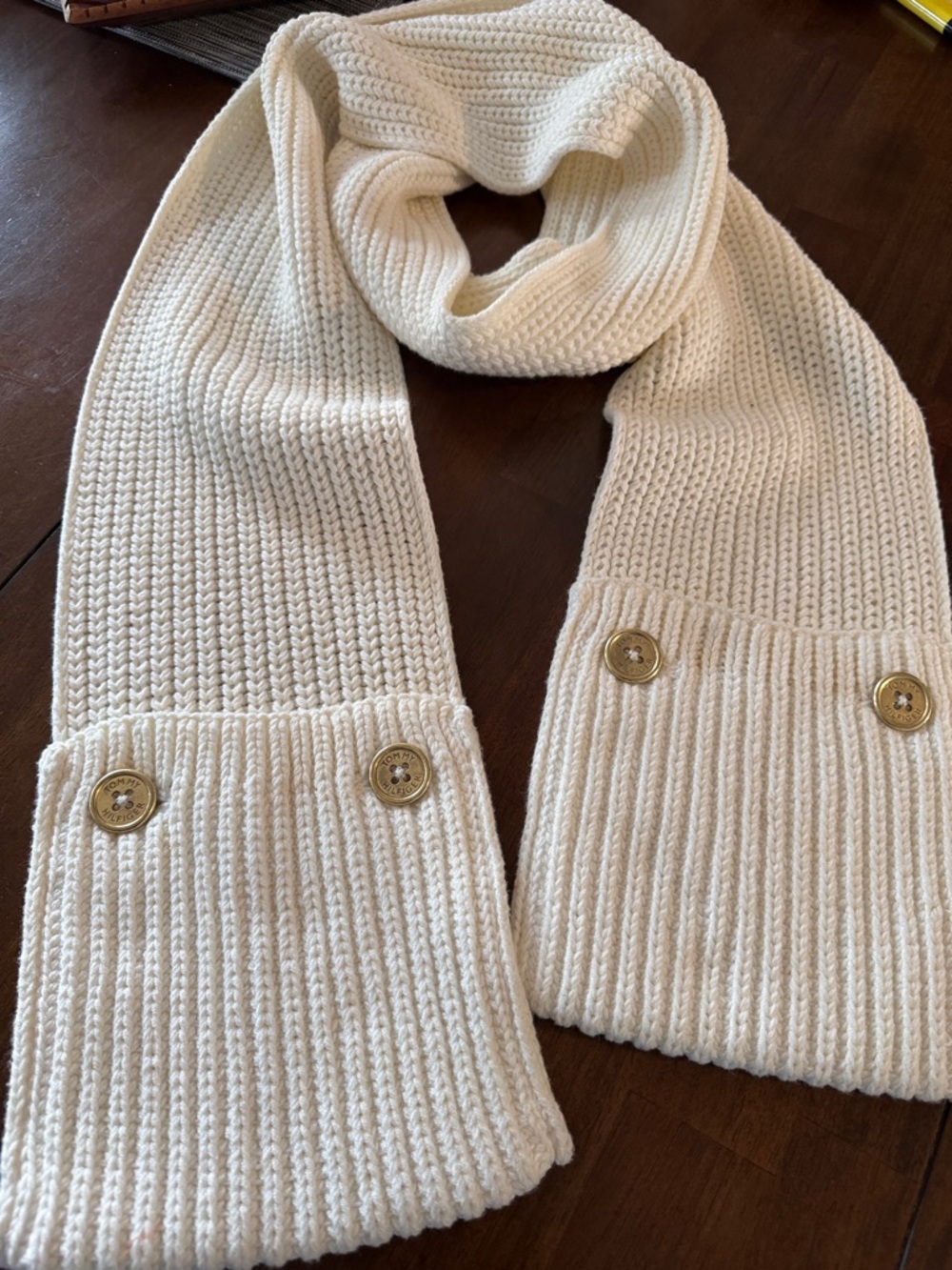 Tommy Hilfiger knit scarf with hand pockets